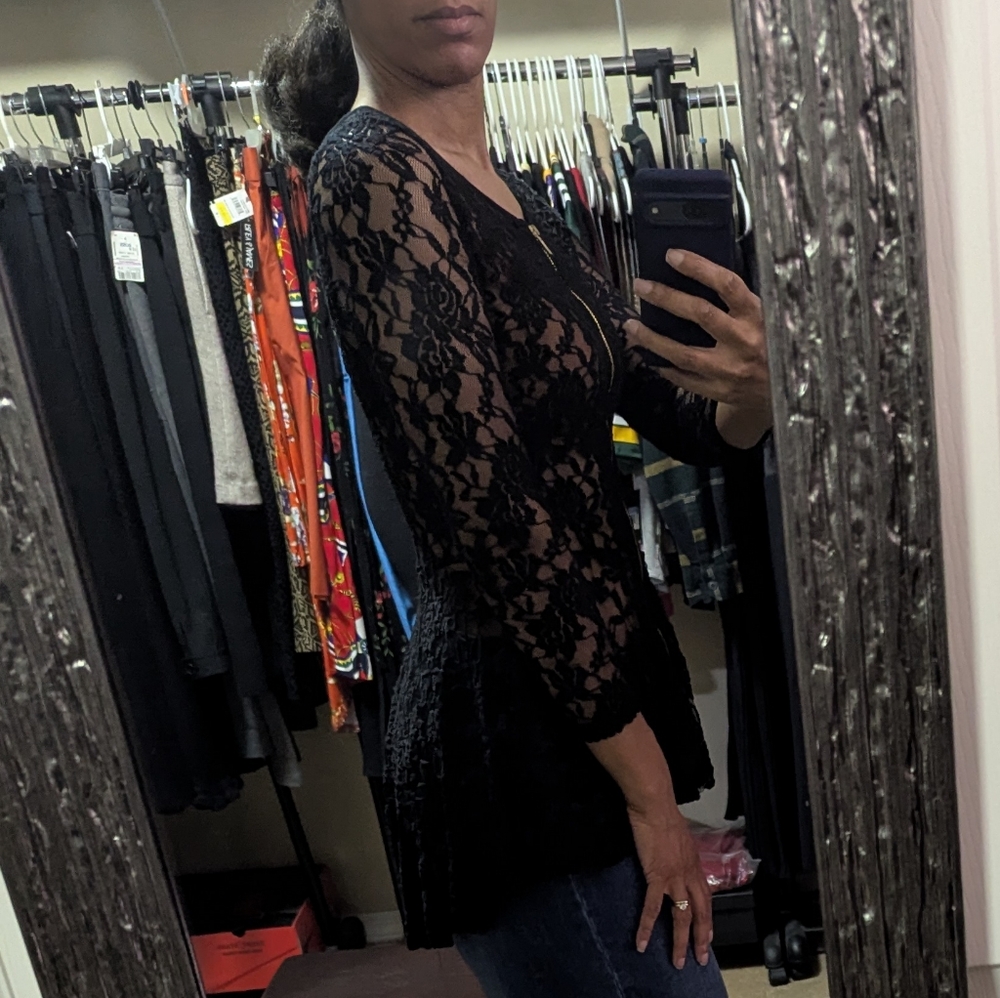 Cleo Lace Top - Picture 9 of 10